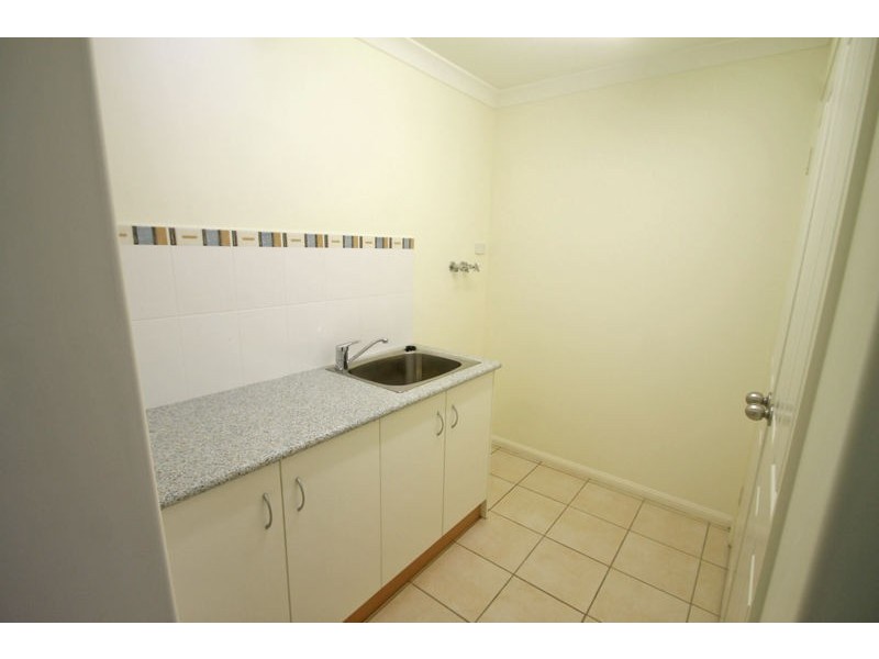 21 Linhow Crescent, Clinton QLD 4680
