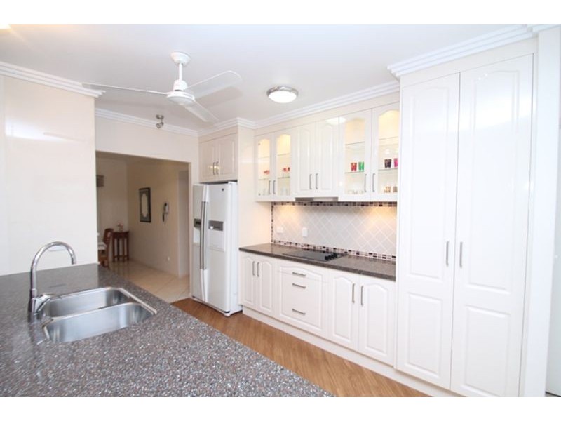 27 Dolphin Terrace, South Gladstone QLD 4680