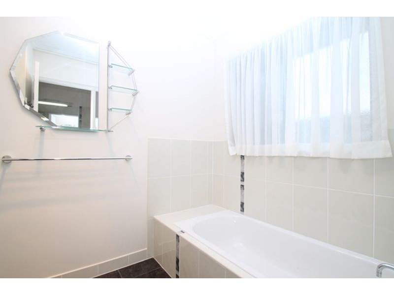 27 Dolphin Terrace, South Gladstone QLD 4680