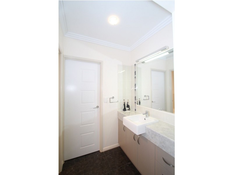 27 Dolphin Terrace, South Gladstone QLD 4680
