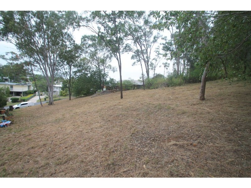 20 Barreenong Street, Glen Eden QLD 4680