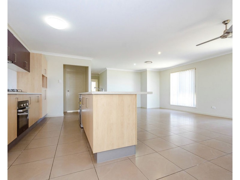 11 Sturt Court, Glen Eden QLD 4680