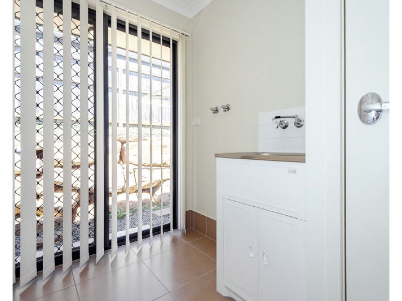 11 Sturt Court, Glen Eden QLD 4680