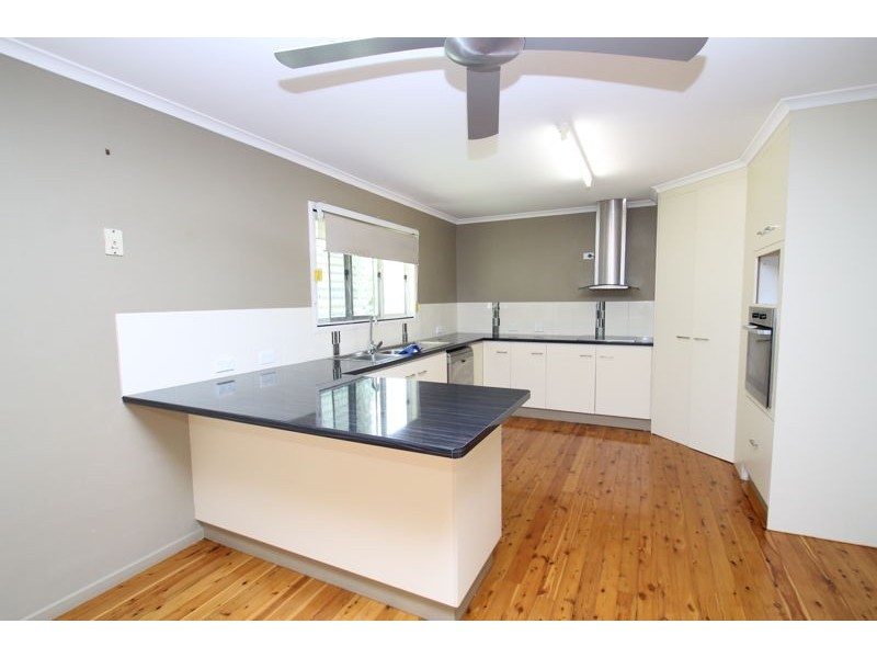 27 Pine Avenue, West Gladstone QLD 4680