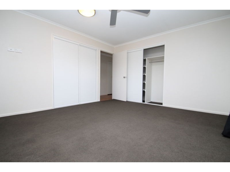 27 Pine Avenue, West Gladstone QLD 4680