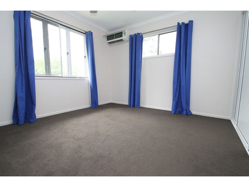 27 Pine Avenue, West Gladstone QLD 4680