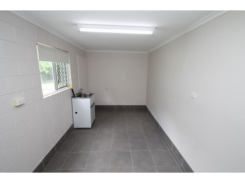 27 Pine Avenue, West Gladstone QLD 4680