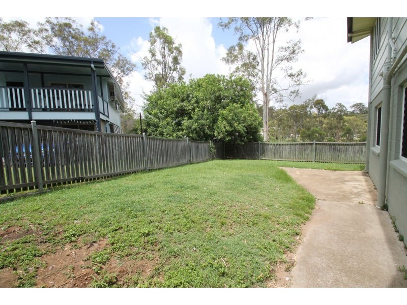 27 Pine Avenue, West Gladstone QLD 4680