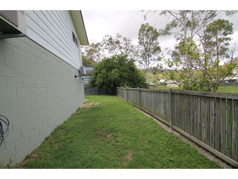 27 Pine Avenue, West Gladstone QLD 4680