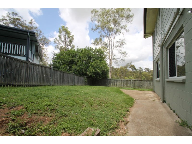 27 Pine Avenue, West Gladstone QLD 4680