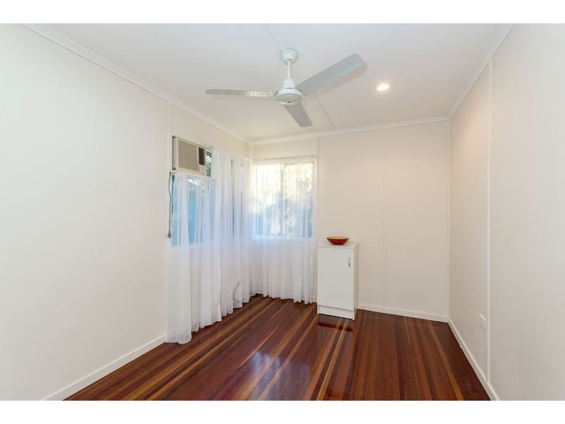 33 Mellefont Street, West Gladstone QLD 4680