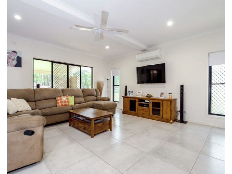 424 Jim Whyte Way, Burua QLD 4680