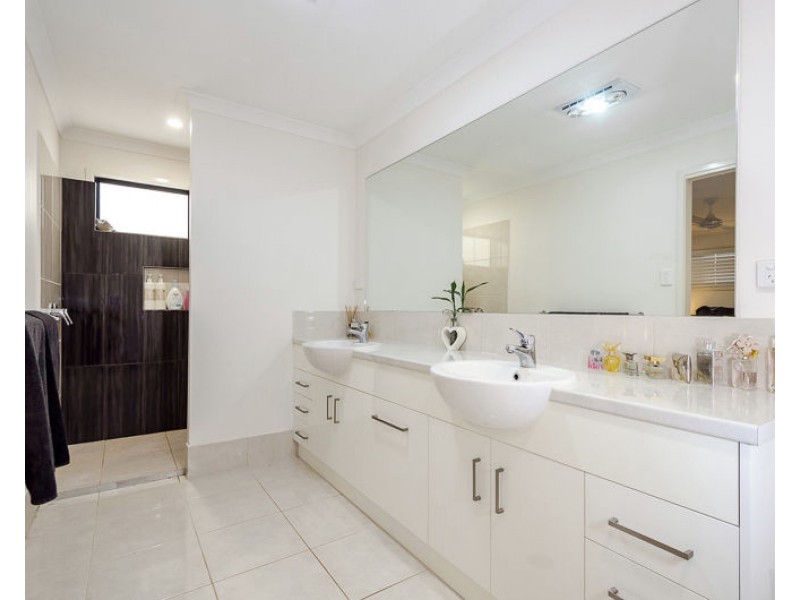 424 Jim Whyte Way, Burua QLD 4680