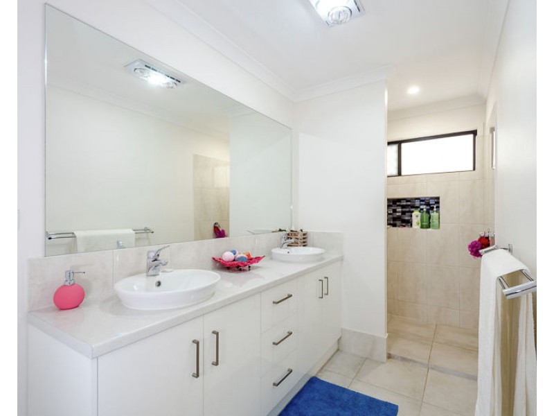 424 Jim Whyte Way, Burua QLD 4680