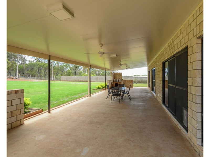 424 Jim Whyte Way, Burua QLD 4680