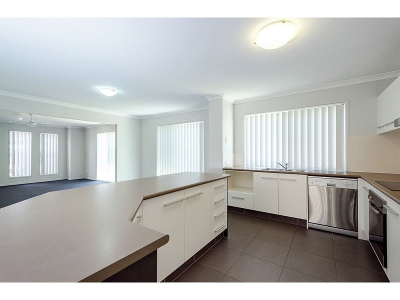 12 PHOENIX PLACE, Telina QLD 4680