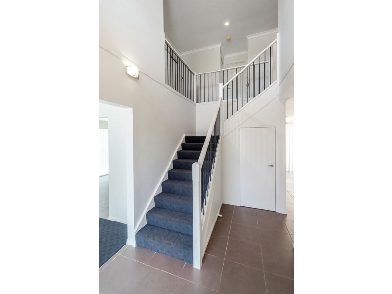 12 PHOENIX PLACE, Telina QLD 4680