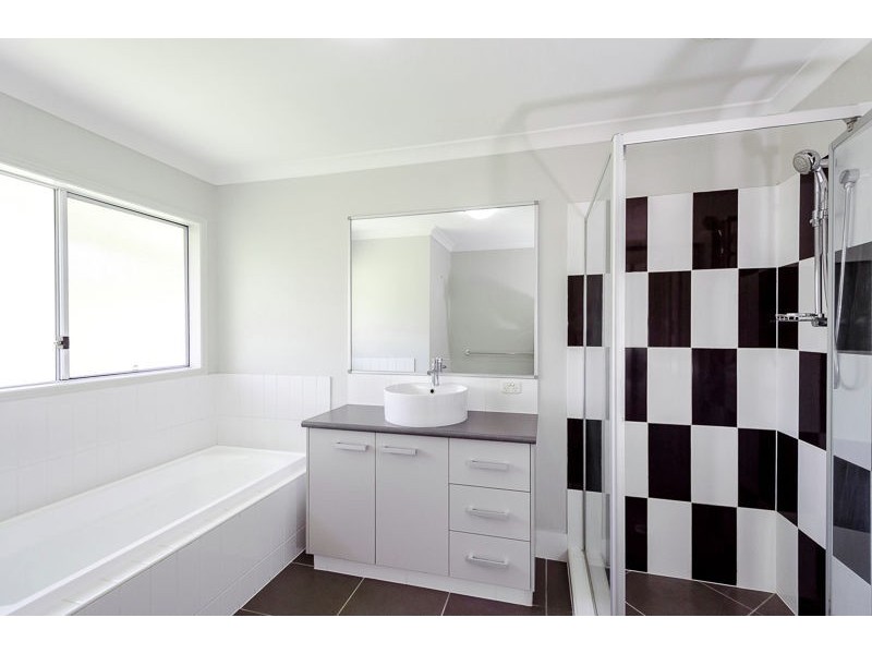 12 PHOENIX PLACE, Telina QLD 4680