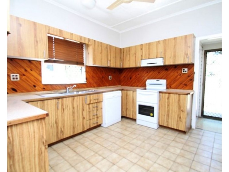 15 Kellet Street, West Gladstone QLD 4680