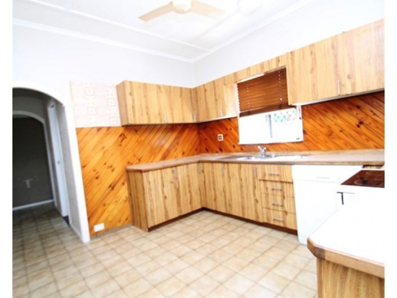 15 Kellet Street, West Gladstone QLD 4680