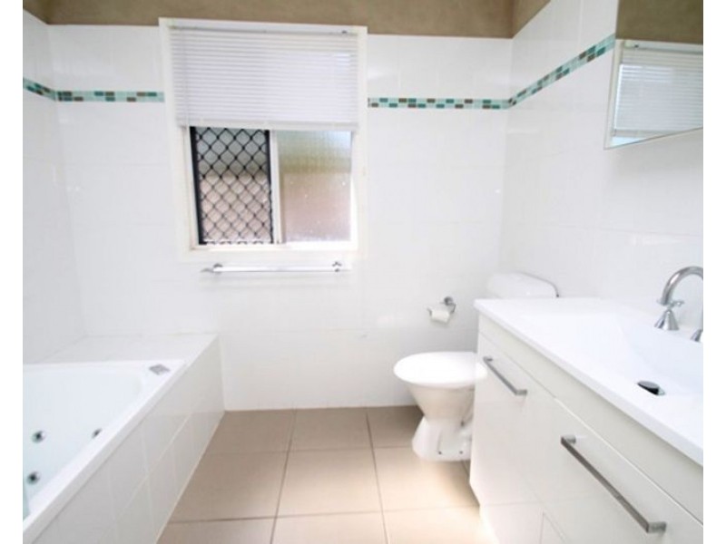 15 Kellet Street, West Gladstone QLD 4680