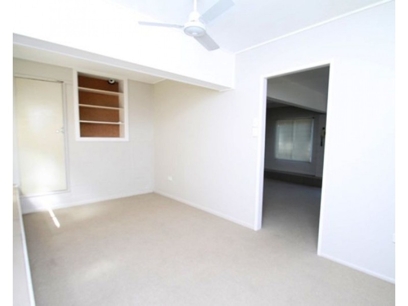 15 Kellet Street, West Gladstone QLD 4680