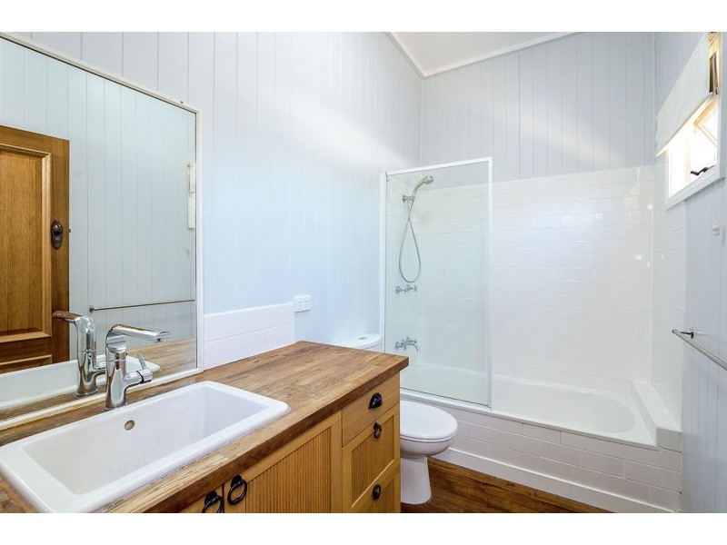 9 Williamson Street, West Gladstone QLD 4680