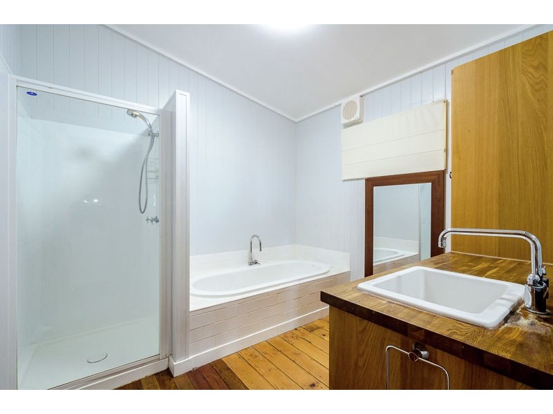 9 Williamson Street, West Gladstone QLD 4680