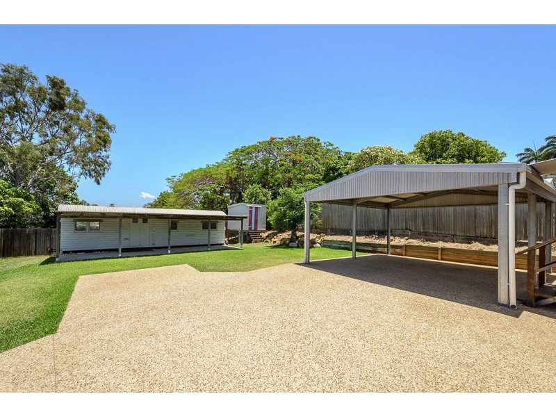 9 Williamson Street, West Gladstone QLD 4680