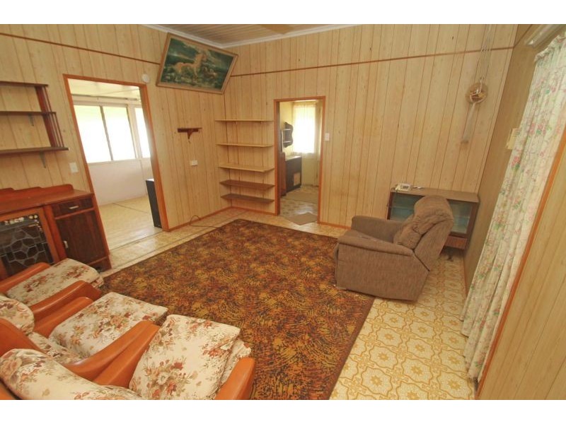 9a Side Street, West Gladstone QLD 4680