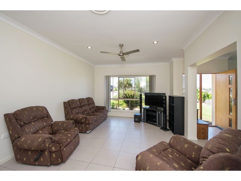 7 Jenolan Court, New Auckland QLD 4680