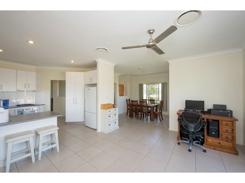 7 Jenolan Court, New Auckland QLD 4680