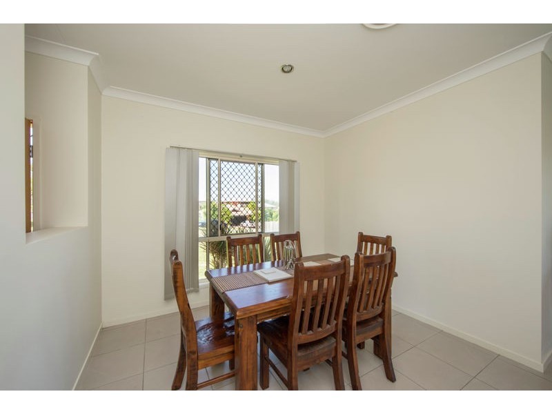 7 Jenolan Court, New Auckland QLD 4680