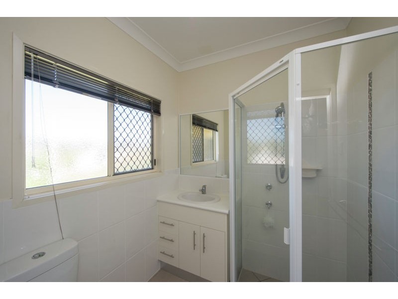 7 Jenolan Court, New Auckland QLD 4680