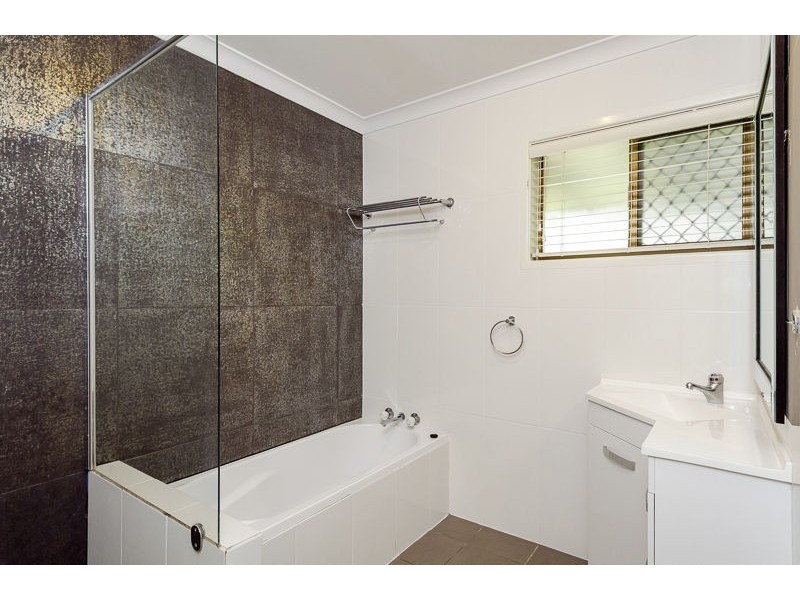 4 MERCEDES STREET, Clinton QLD 4680