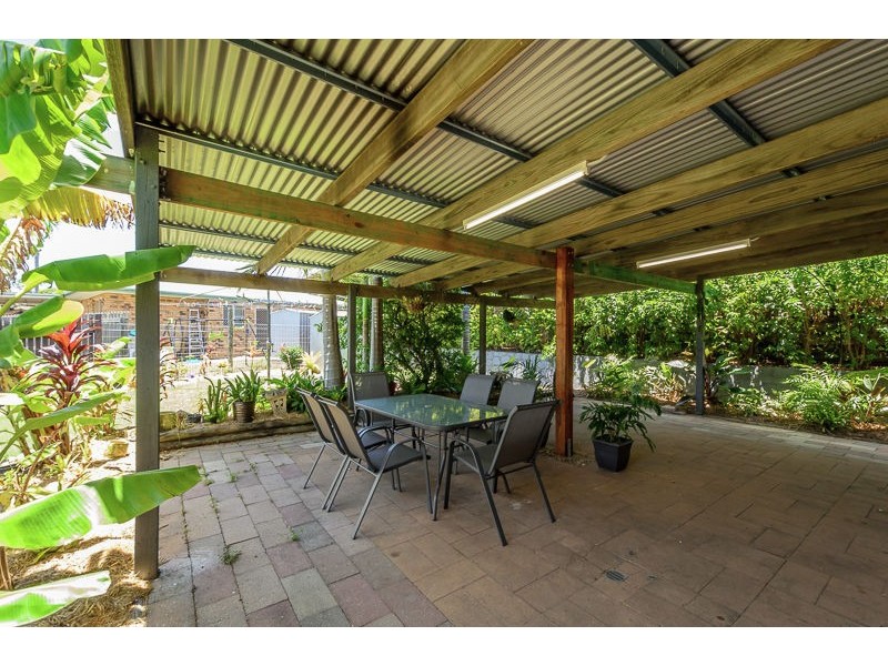 4 MERCEDES STREET, Clinton QLD 4680