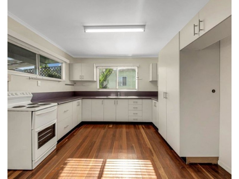 21 Cook Street, West Gladstone QLD 4680