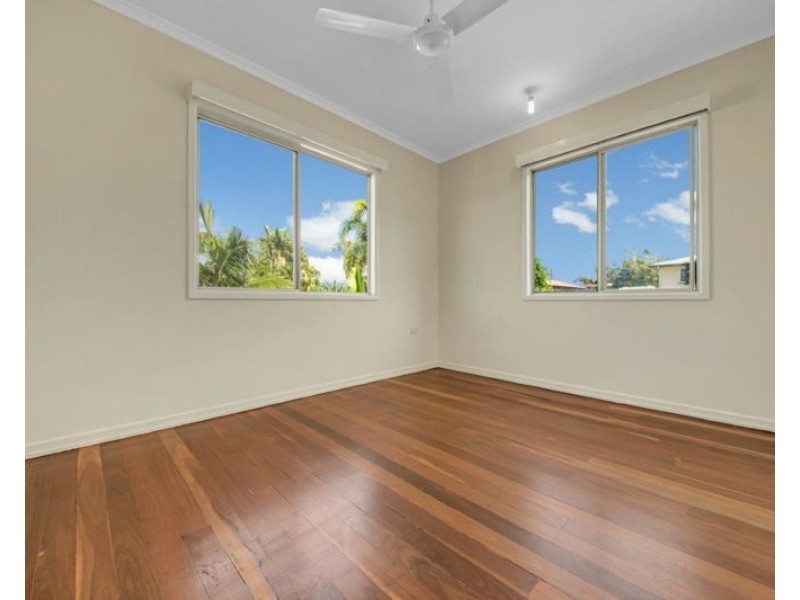 21 Cook Street, West Gladstone QLD 4680