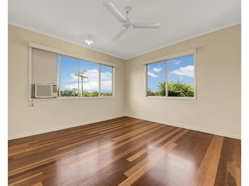 21 Cook Street, West Gladstone QLD 4680