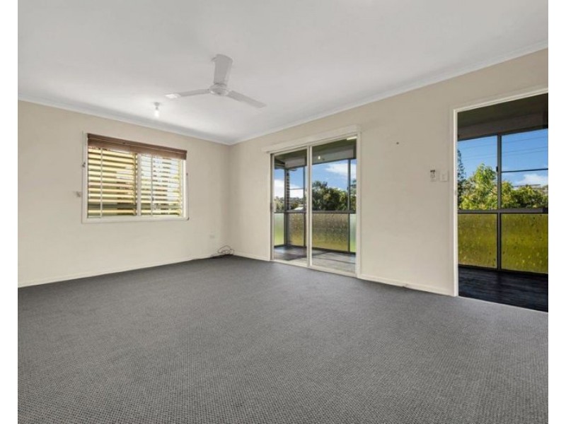 21 Cook Street, West Gladstone QLD 4680