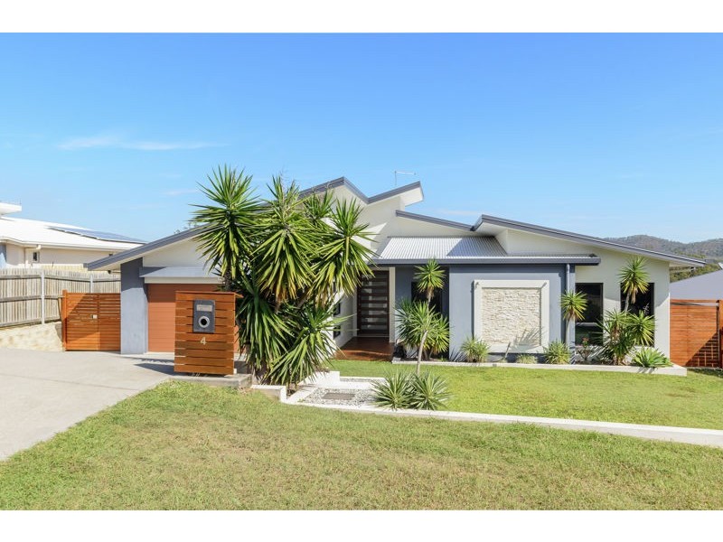 4 Wyara Close, Clinton QLD 4680