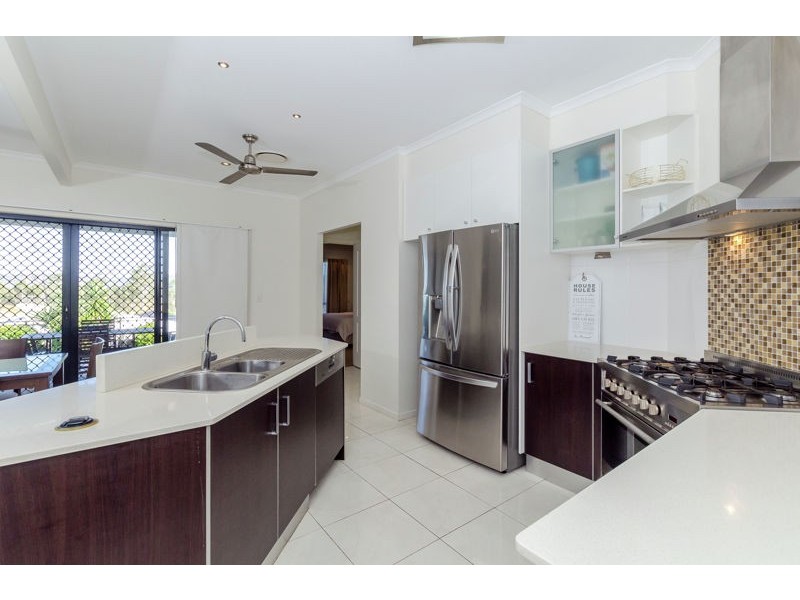 4 Wyara Close, Clinton QLD 4680