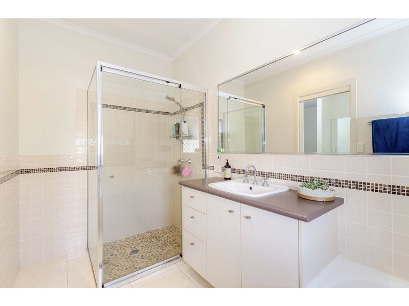 4 Wyara Close, Clinton QLD 4680