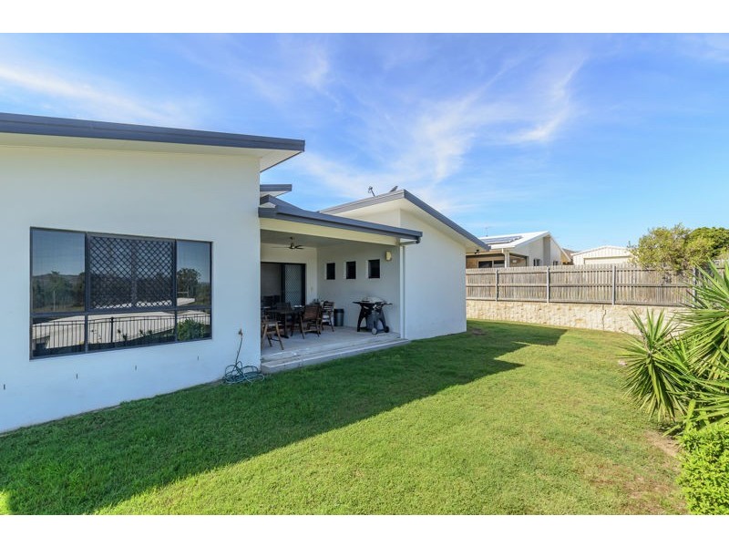 4 Wyara Close, Clinton QLD 4680