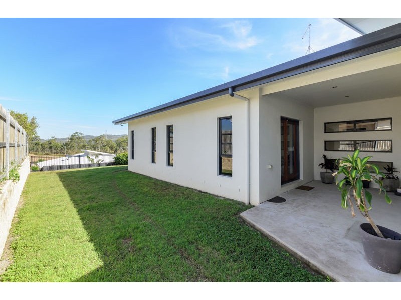 4 Wyara Close, Clinton QLD 4680