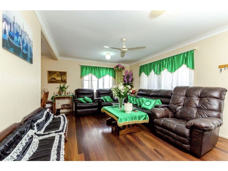 18 Schafer Street, Clinton QLD 4680