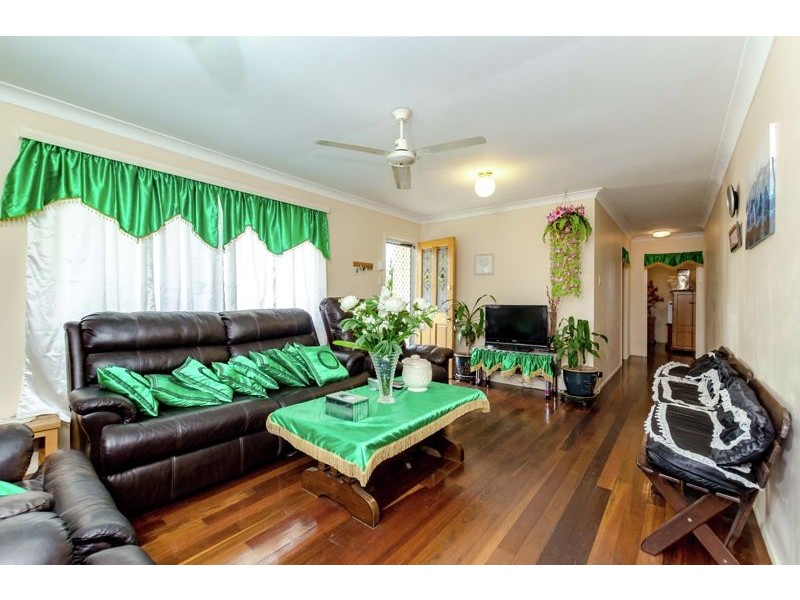 18 Schafer Street, Clinton QLD 4680
