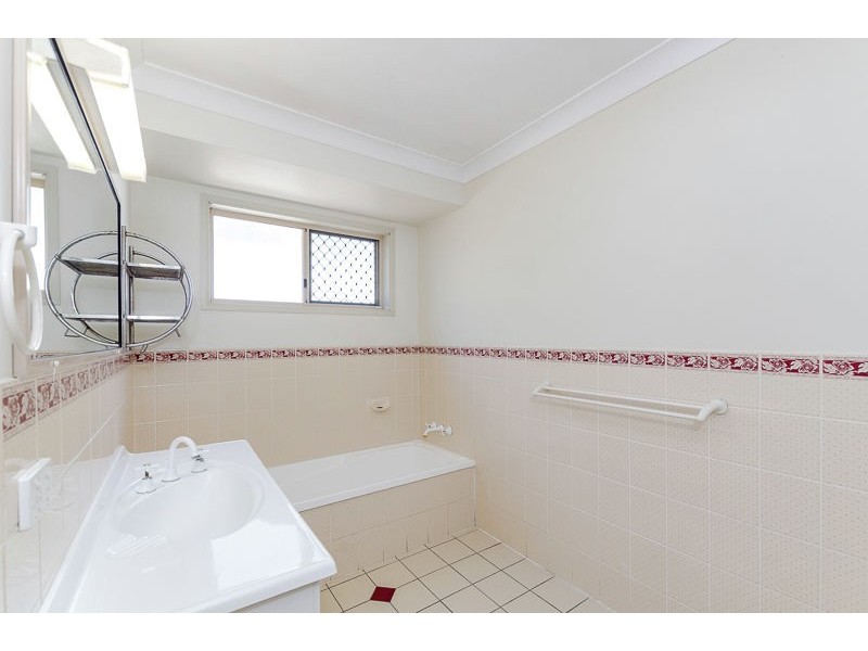 1 Seal Close, Clinton QLD 4680
