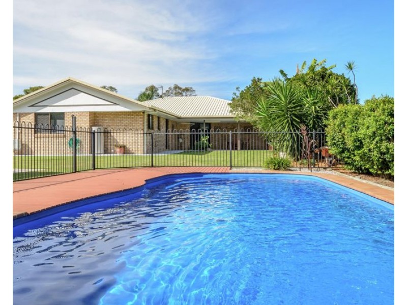 38 Hamilton Drive, Clinton QLD 4680