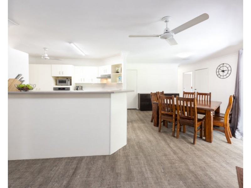 38 Hamilton Drive, Clinton QLD 4680